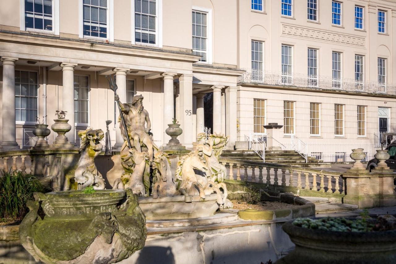 Elliot Oliver - Modern 2 Bedroom Town Centre Apartment Cheltenham Bagian luar foto