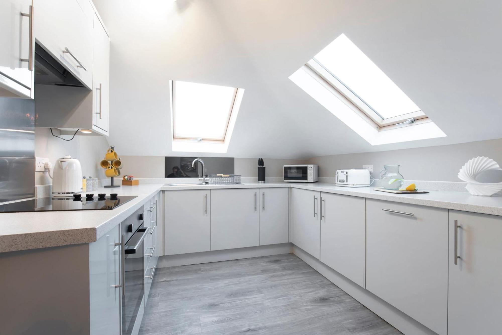 Elliot Oliver - Modern 2 Bedroom Town Centre Apartment Cheltenham Bagian luar foto