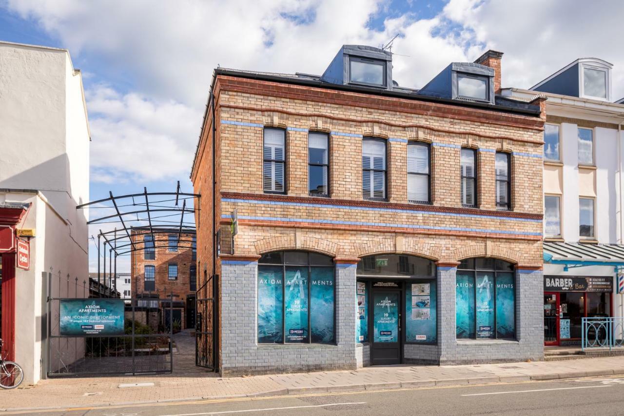 Elliot Oliver - Modern 2 Bedroom Town Centre Apartment Cheltenham Bagian luar foto